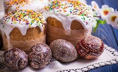 "Укрпочта" запускает бесплатную доставку освященных куличей