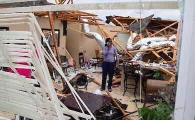 Мощный торнадо обрушился на юг США