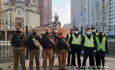 Біля храмів чергують Нацгвардія і поліція