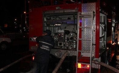 Київ: Під час пожежі вогнеборці врятували 2 людей