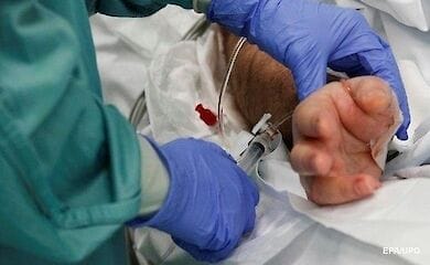 В Днепре в больнице имени Мечникова спасают двух тяжелораненых бойцов