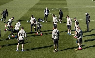 Уже найближчим часом футболісти зберуться на базі