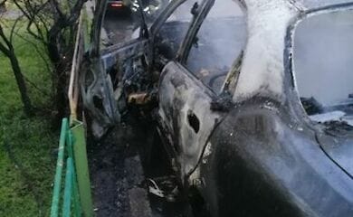 В Киеве внутри автомобиля сгорел мужчина