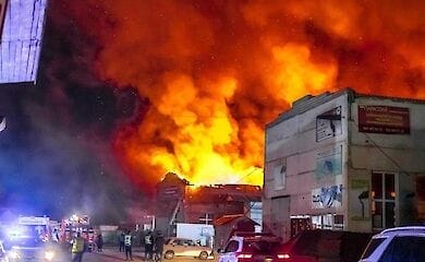 Масштабный пожар на складе под Киевом: зарево было видно за километры