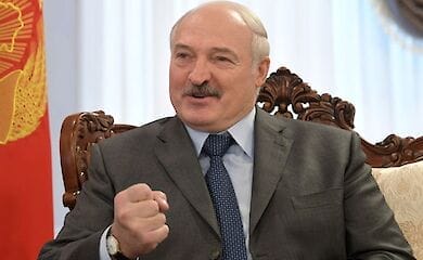 Лукашенко назвал причину, по которой не станет отменять парад на 9 мая