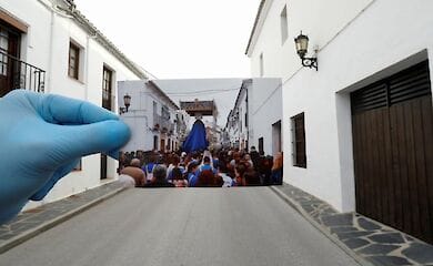 Европа постепенно возвращается к жизни, слегка ослабив давление пандемии на экономику