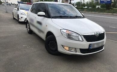 Таксист под наркотиками нарушил ПДД в Киеве