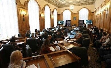 Комитет Рады одобрил закон о страховании медиков