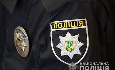 Под Киевом полицейские спасли мужчину, которого держали в яме