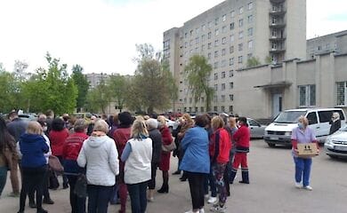 Львівські медики швидкої допомоги вийшли на протест