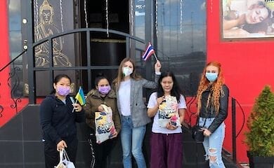 Тайцы в Киеве получили помощь от правительства, а украинцы в Таиланде рассказали, как "карантинят" в Пхукете