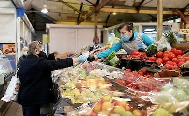 В Киеве сегодня возобновили работу около 30 рынков