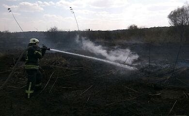 Пожар возник в Дарницком районе столицы