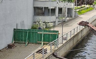 В Киеве жилой комплекс перекрыл горожанам выход к Днепру
