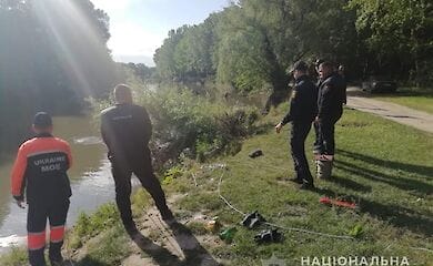 Водолазы достали из воды тела двоих погибших