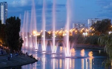 Фонтаны на Русановке обещают запустить 31 мая