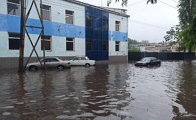 В Одессе затопило улицы (видео)