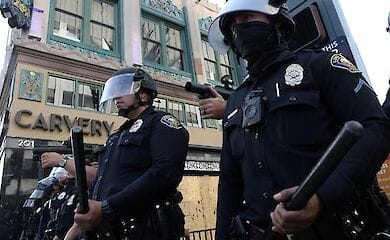 В ходе беспорядков в США прошли массовые аресты