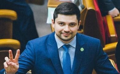 В "Слуге народа" обещают отменить ограничения для голосования переселенцев на выборах