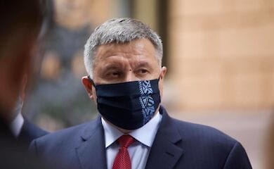"Слуги народа" собирают подписи за отставку Арсена Авакова
