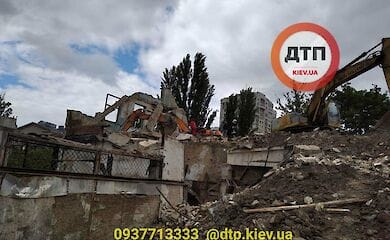 В столице бетонная плита раздавила мужчину