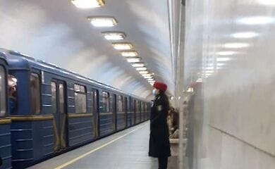 Вход для пассажиров могут ограничить на шести станциях метро