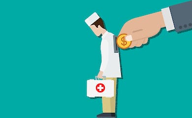 Медреформа в Україні: коли гроші підуть за медиками