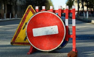 На столичній Троєщині частково обмежили рух