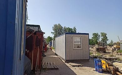 В Киеве под строителем на уровне 17-го этажа оборвалась лестница крана