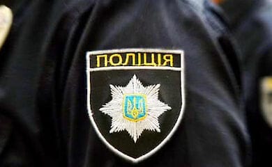 Под Киевом местный депутат побил палкой детей, которые зашли на его озеро