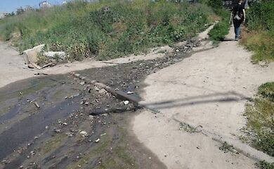 Автостанция "Выдубичи" отключили от водоснабжения из-за утечки отходов в Днепр