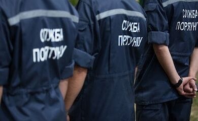 В Черкассах женщина с ребенком оказались на необитаемом острове 