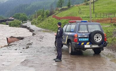 ГСЧС предупреждает о сильных паводках в Карпатах