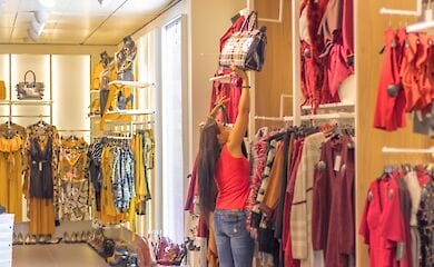 Рынок подержанной одежды на сегодняшний день оценивается примерно в $28 млрд