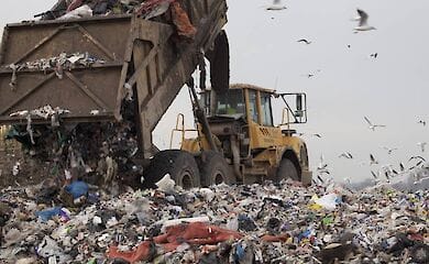 За незаконную утилизацию отходов со Львова засудили жителя Киевщины 