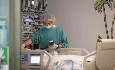 В Харькове планируют уволить медиков, не захотевших работать с COVID-19