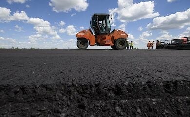 При ремонте дорог чиновники двух сел присвоили 500 тысяч гривен