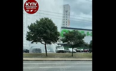 В Киеве на Дружбы народов появился "гейзер"