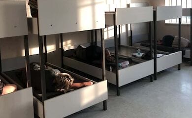 В аеропорту Афін поліція затримала 17 українців