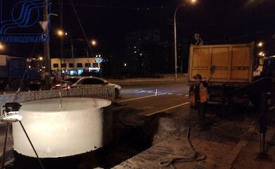 Авария канализационной системы произошла на пересечении просп. Порика и просп. Правды 