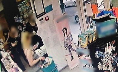 Похищенные товары на сумму более 3000 гривен - патрульные задержали предполагаемую грабительницу