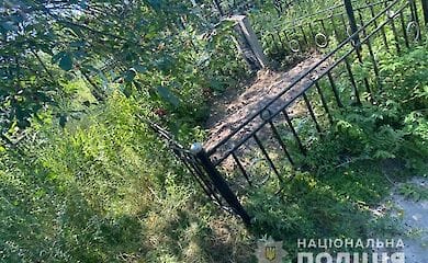 Під Києвом троє чоловіків вбили товариша по чарці, тіло закопали на цвинтарі