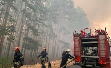 Названа версия пожара в Луганской области