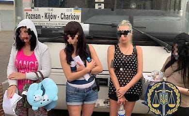 Женщина, которую подозревают в торговле людьми, взята под стражу