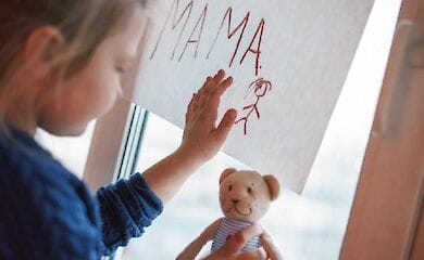 Рада ухвалила закон про щорічну грошову допомогу на придбання підручників сиротам та позбавленим батьківського піклування