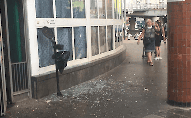 В Киеве на станции метро Шулявская взорвался неизвестный предмет