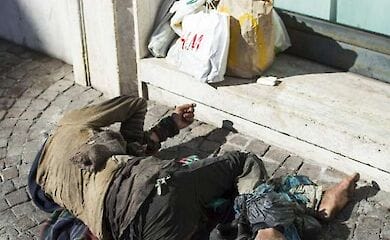 В Херсонской области 22-летний парень изнасиловал и убил бомжа
