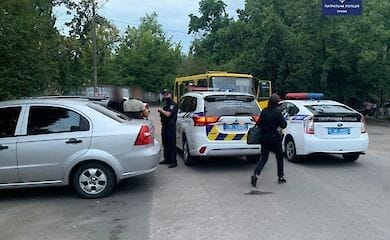 Двое жителей столицы угнали маршрутку и катались на ней