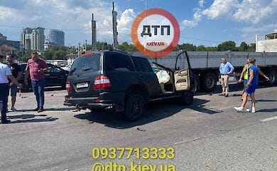 У поліції Києва розповіли про водія, який загинув в ДТП на Видубичах