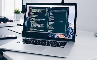 Середня зарплата в українському IT становить $ 2300